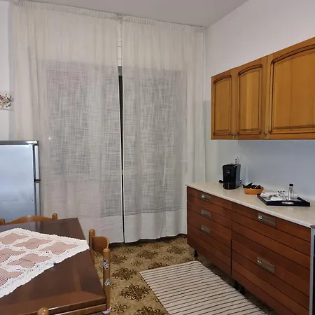 Cori I Apartment *